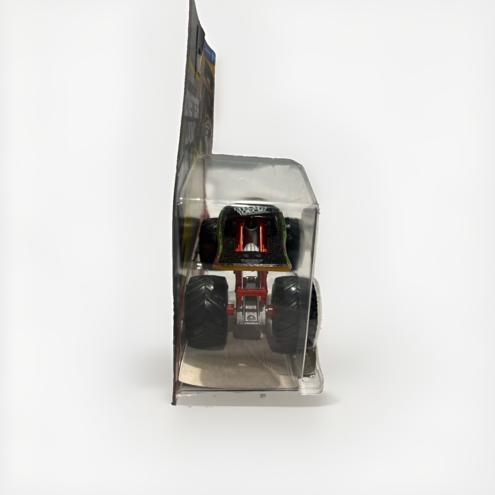 Monster Jam Wreck Deck 1:64 Series 45 Spin Master 2026 Monsterized Truck New - Picture 4 of 4